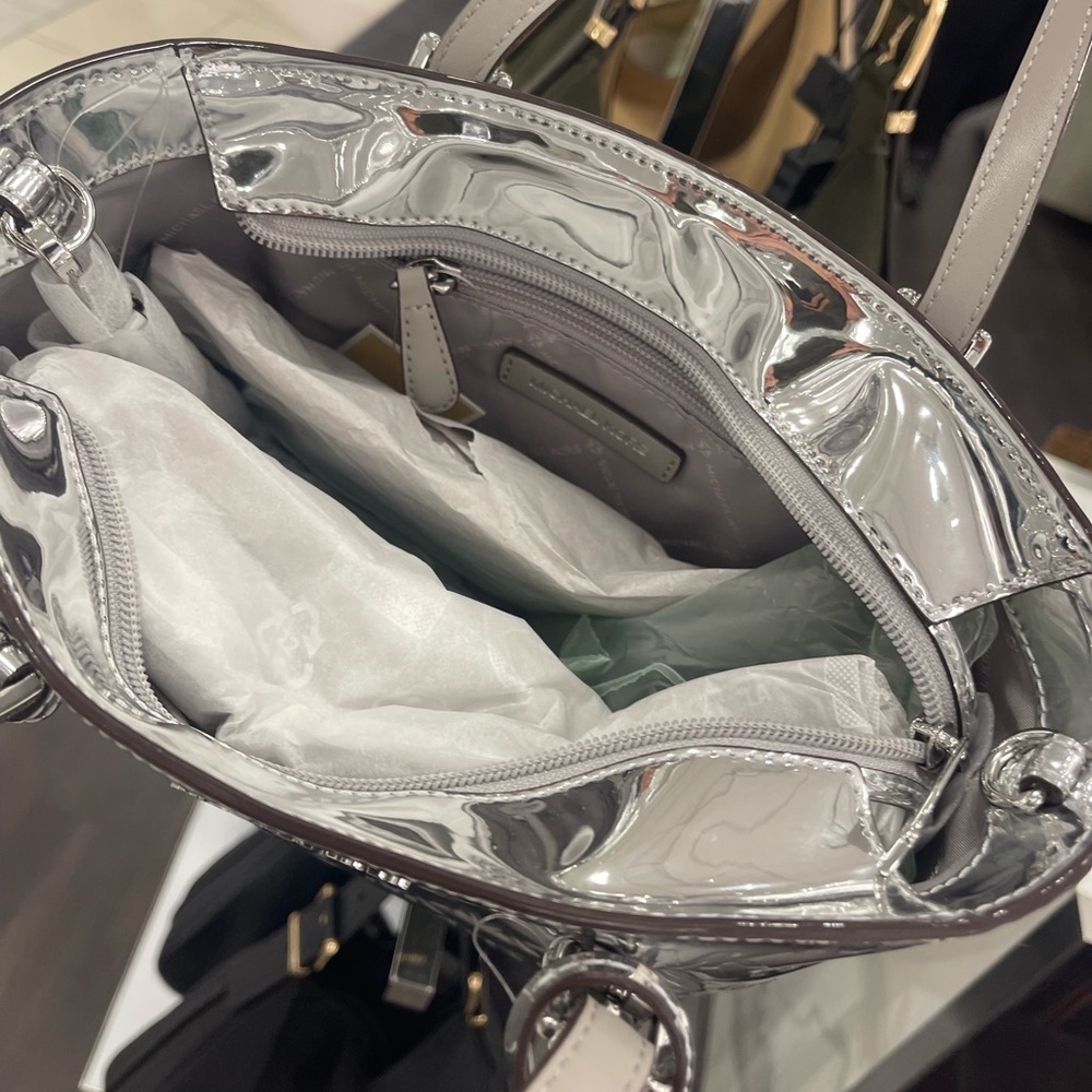 MICHAEL KORS Jet Set Extra-Sm Patent Logo Debossed Convertible Tote Cross
Silver - Picture 10 of 16
